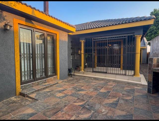 4 BEDROOM HOUSE FOR SALE IN HOSPITAL VIEW